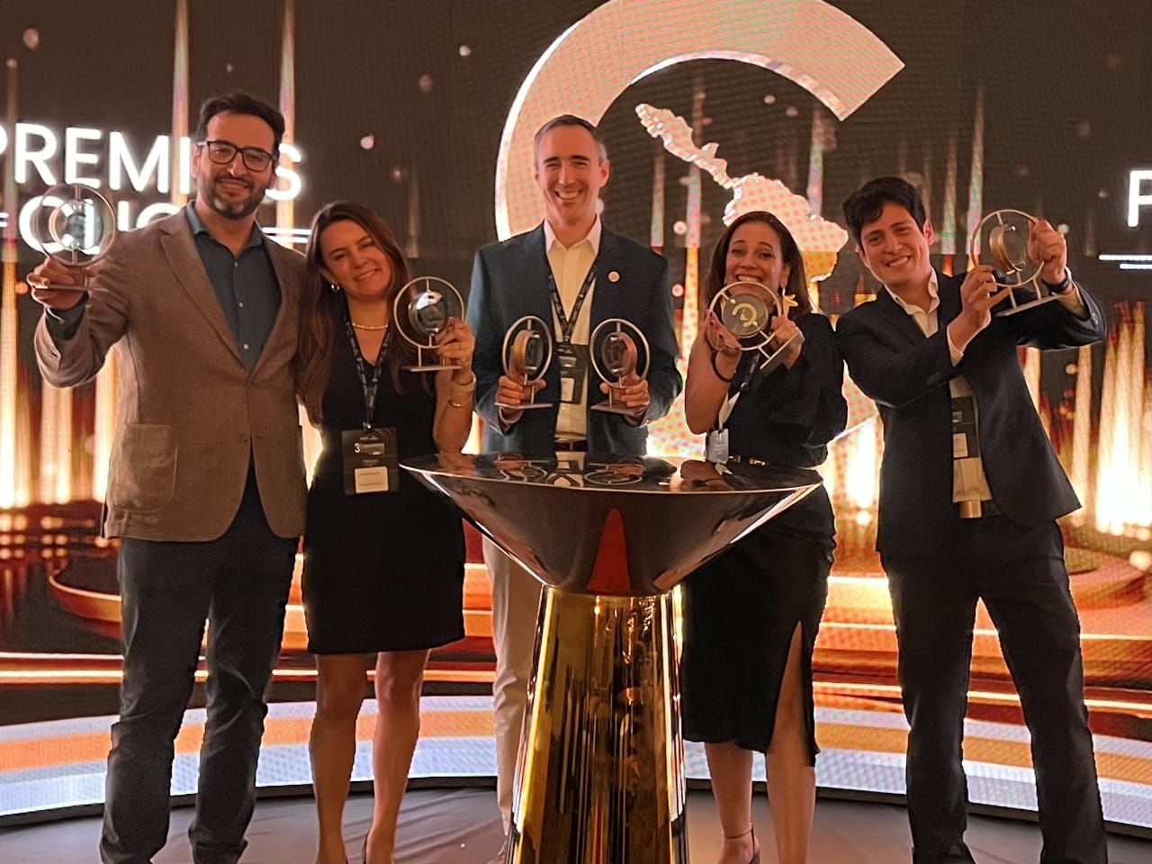 Eduardo Pérez y equipo Parque Arauco en Premios CLICC